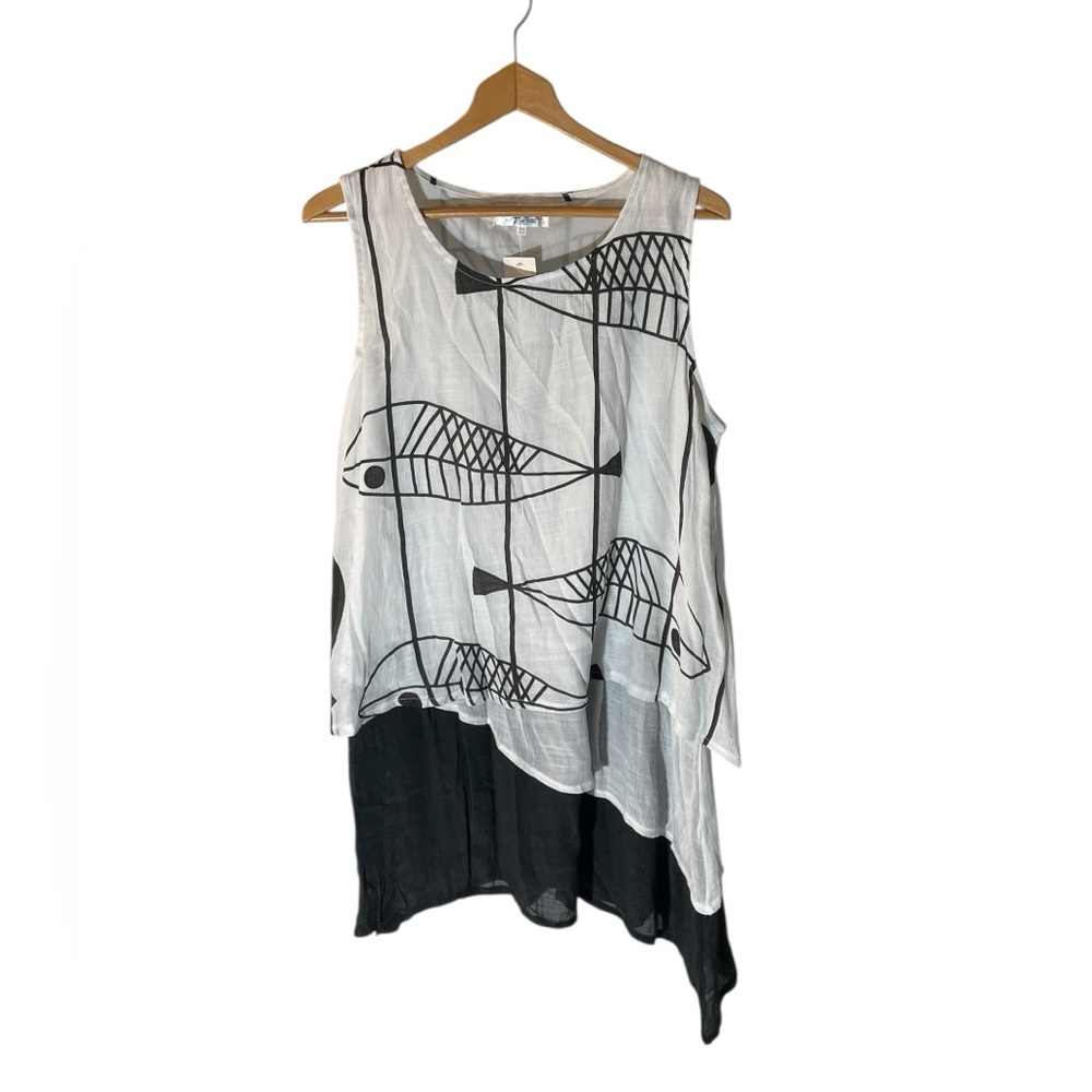 D7- Sleeveless Asymmetric Fish Print Tunic Dress - Black & White